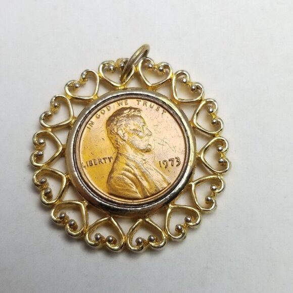 Vintage 1973 Lucky Penny Pendant, Gold Tone Heart Frame, Signed W.L.P, Estate - Picture 6 of 6